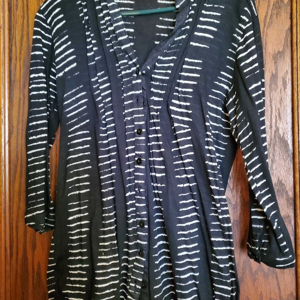 Dunia long black and white top